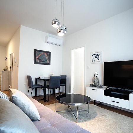 Toro Hospitality Apartment Мостар Екстериор снимка