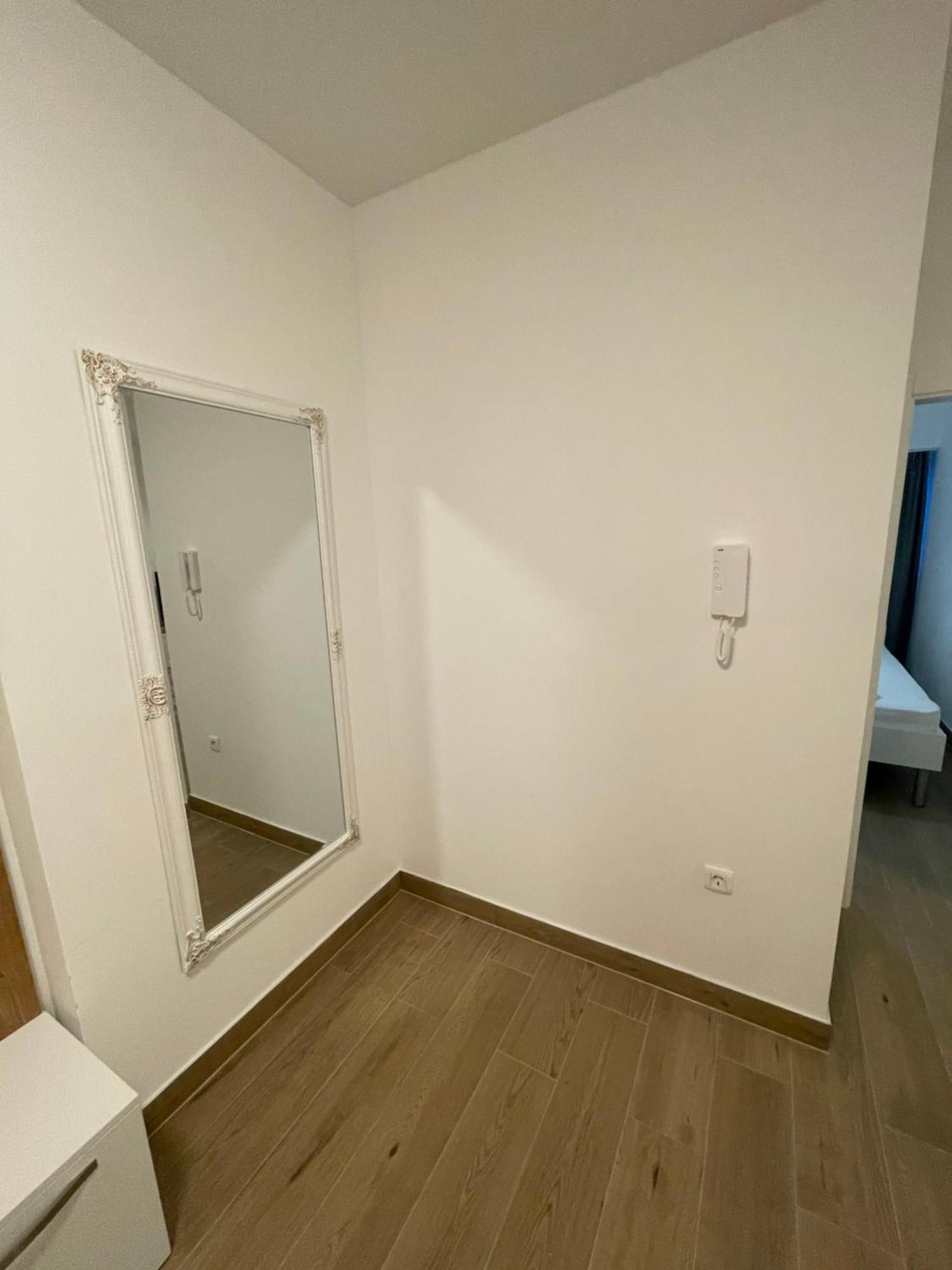 Toro Hospitality Apartment Мостар Екстериор снимка
