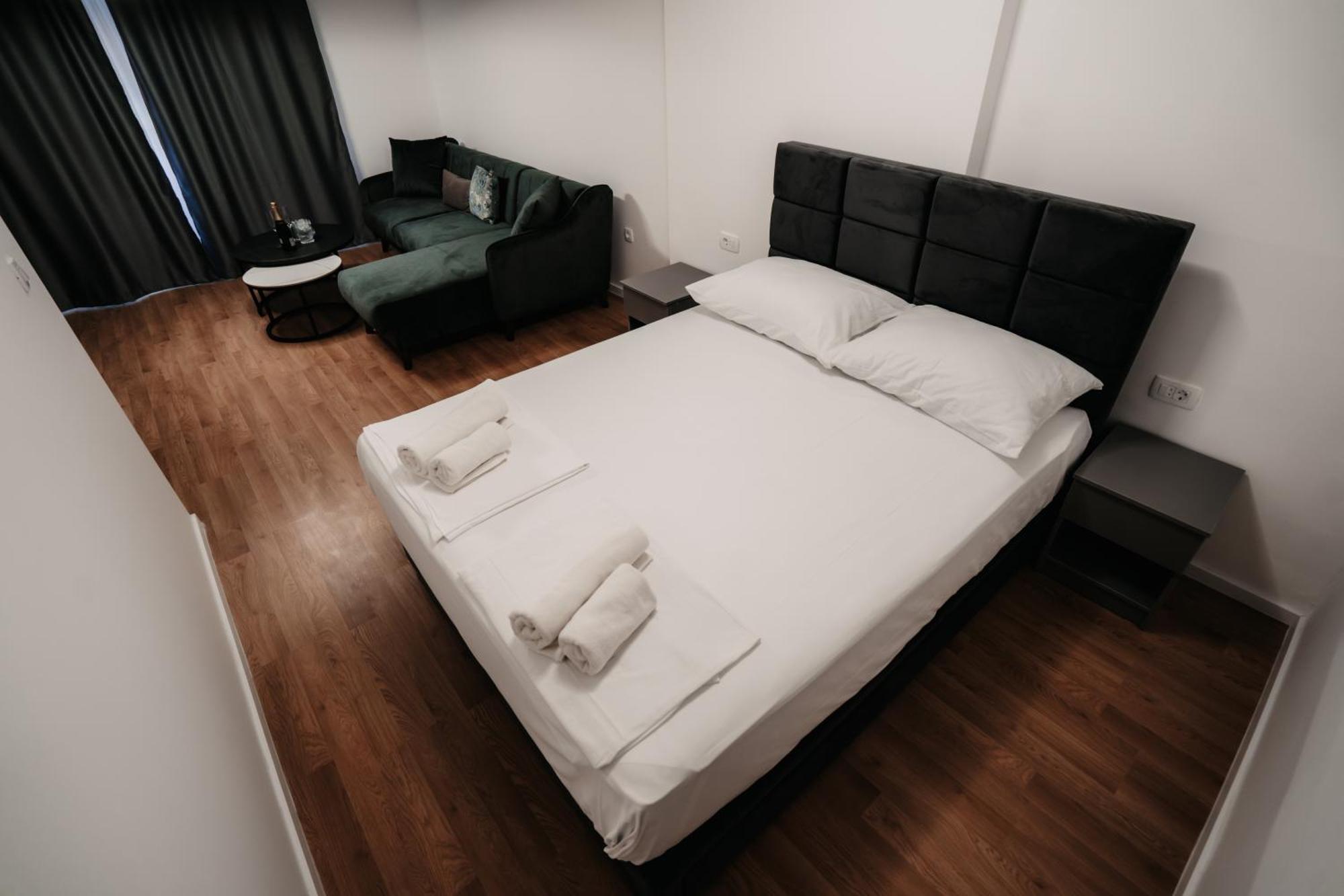 Toro Hospitality Apartment Мостар Екстериор снимка