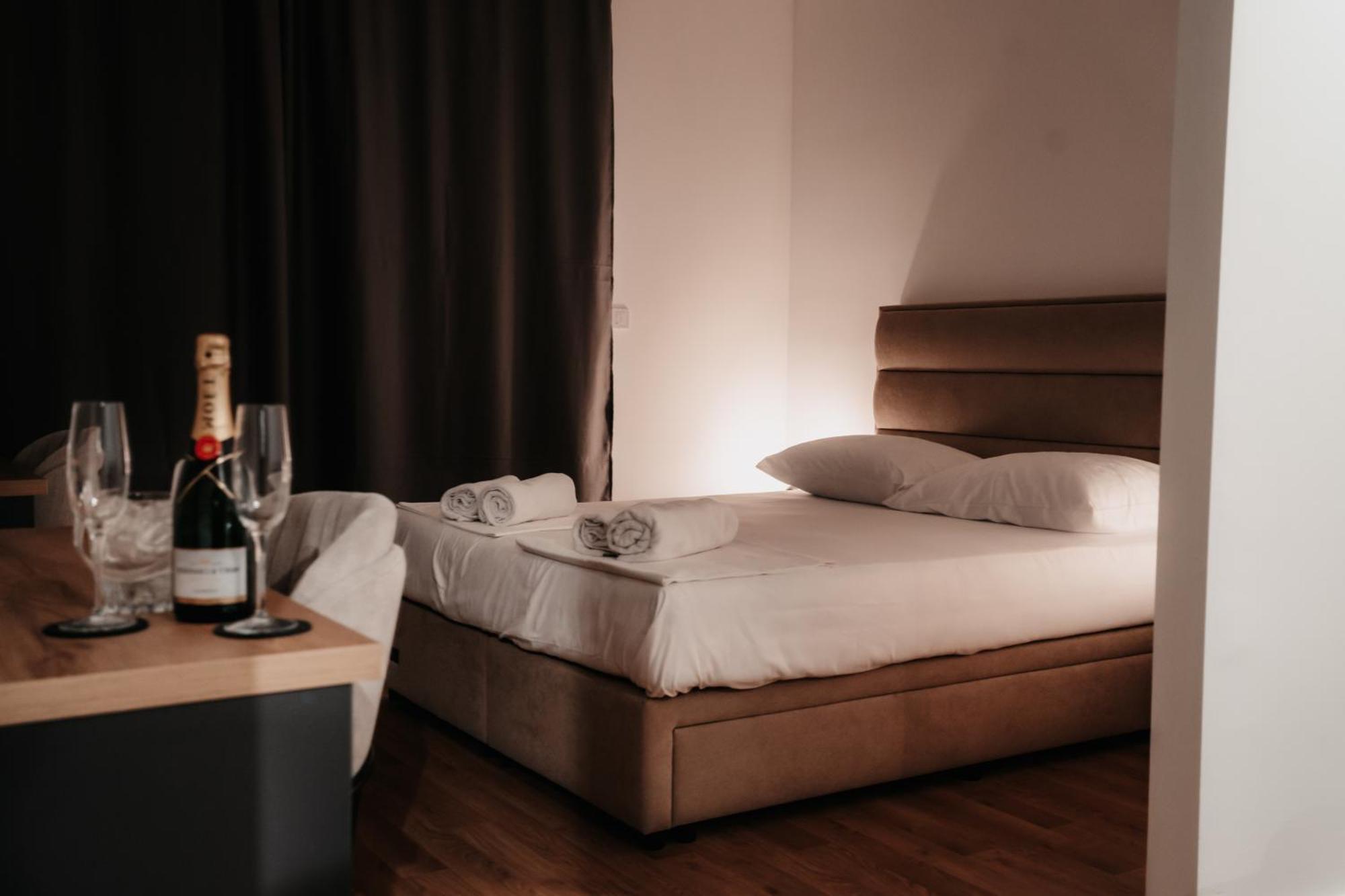 Toro Hospitality Apartment Мостар Екстериор снимка