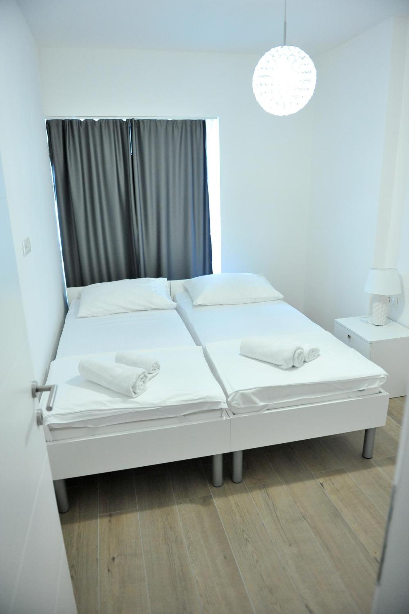 Toro Hospitality Apartment Мостар Екстериор снимка