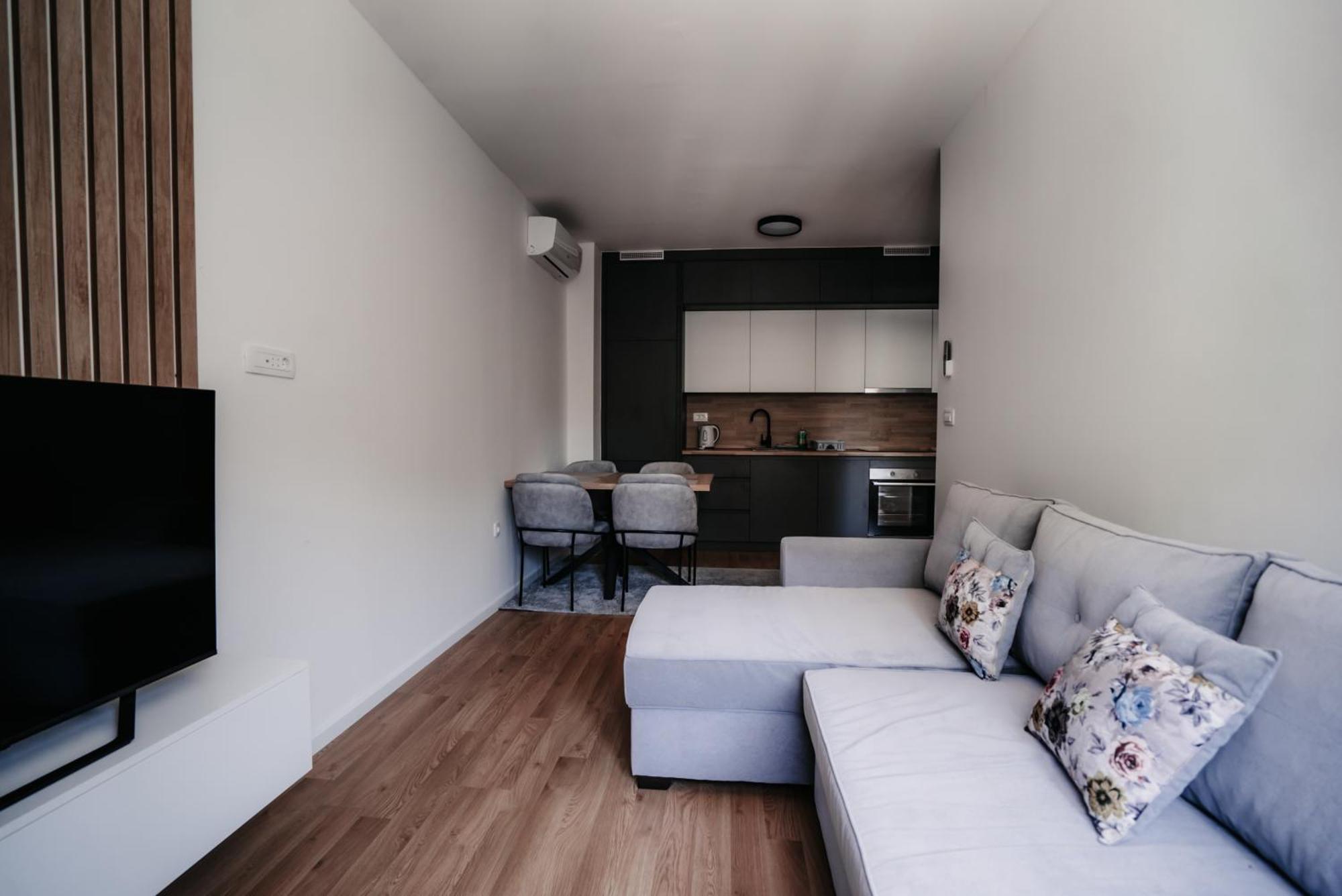 Toro Hospitality Apartment Мостар Екстериор снимка