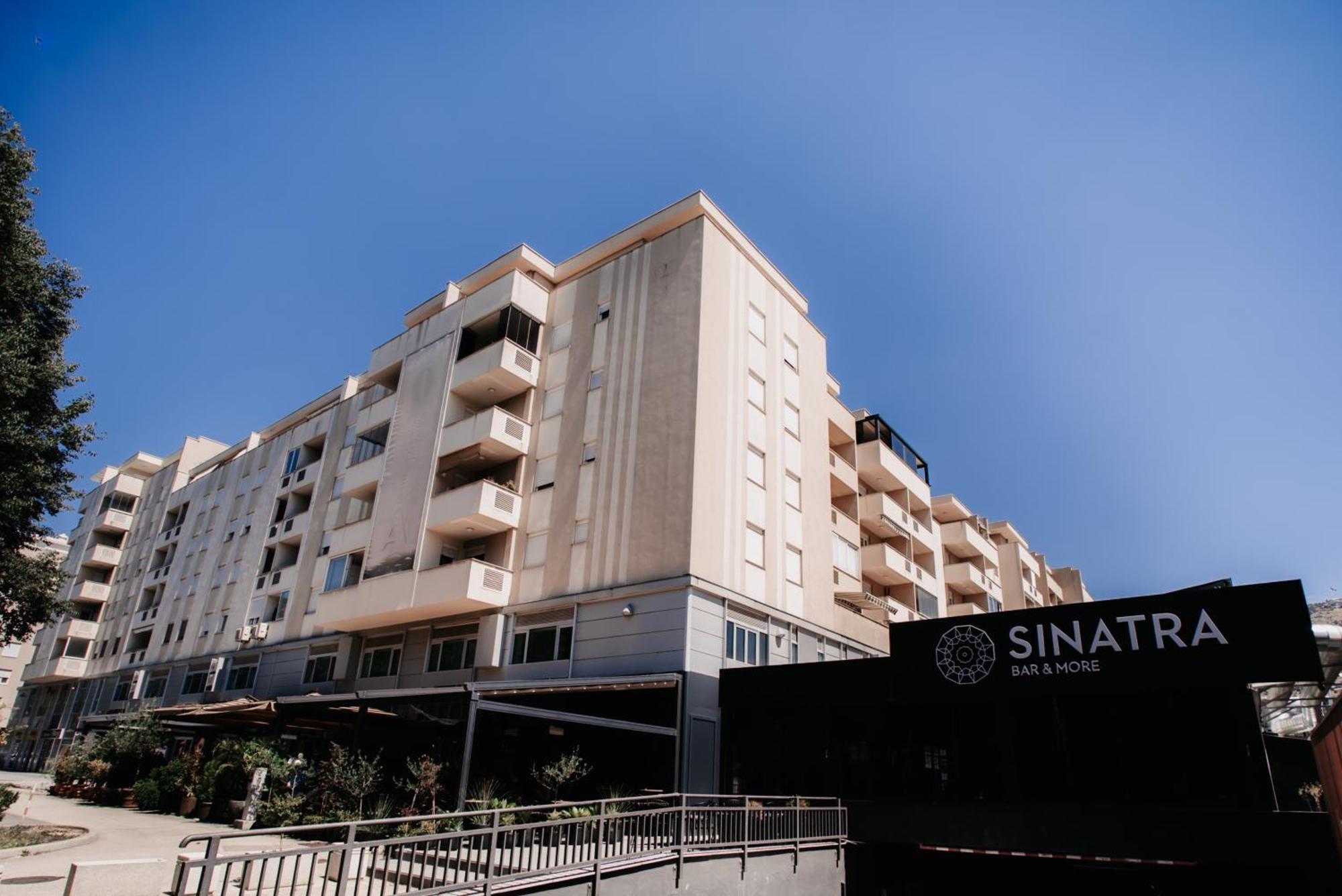 Toro Hospitality Apartment Мостар Екстериор снимка