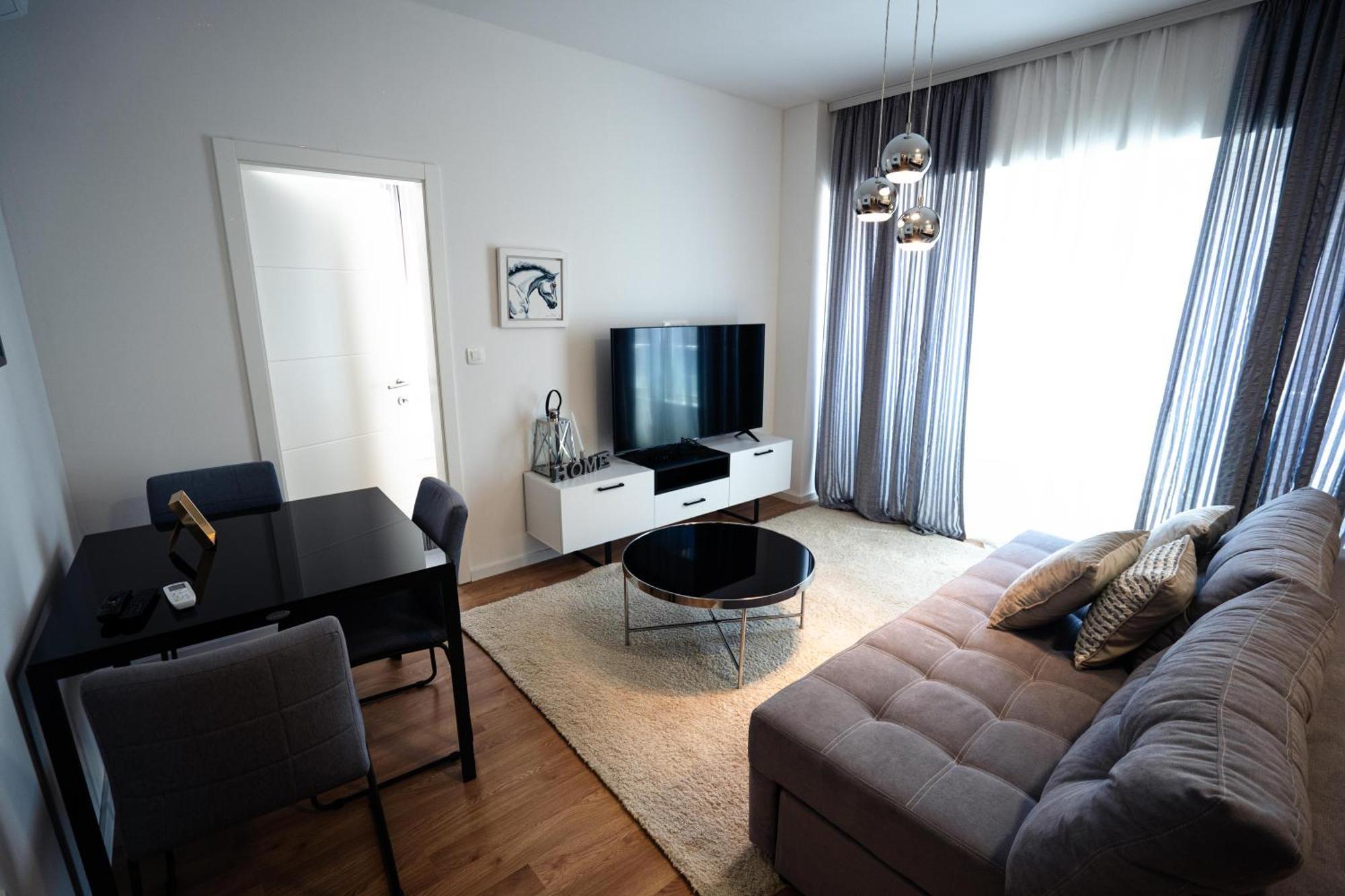 Toro Hospitality Apartment Мостар Стая снимка